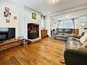 Lounge- click for photo gallery
